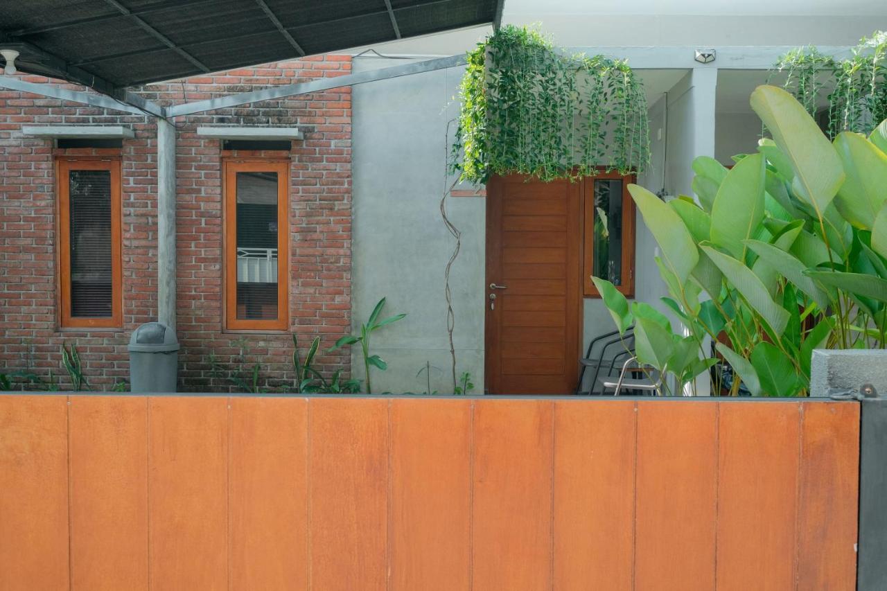 Andewi Guest House Denpasar Redpartner - Minimum Stay 30 Nights Sanur Exterior foto